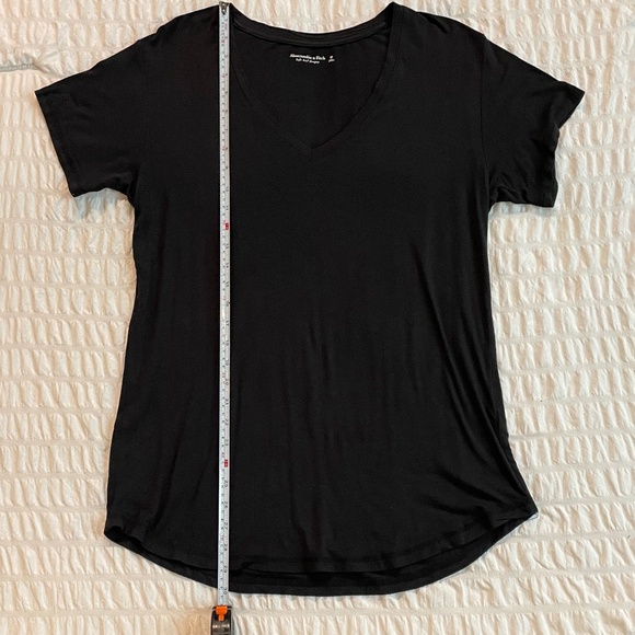 🌟(2 for $36) Abercrombie & Fitch V-Neck Tees | Soft A&F Drapey T-Shirt | Size M - Picture 7 of 13